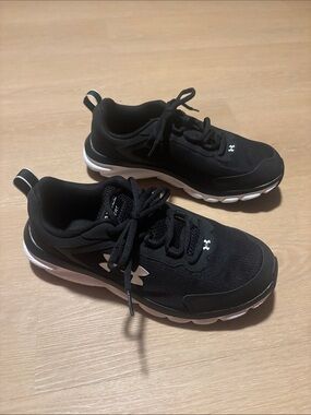 NEW Under Armour Women's Charged Assert 9 size 9